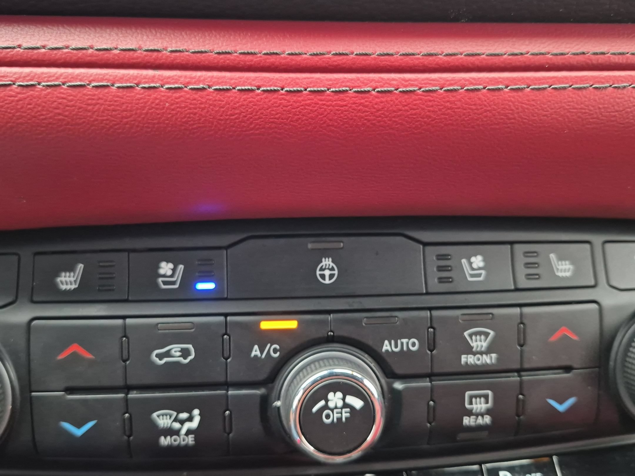 Used 2021 Dodge Durango R/T w/ Blacktop Package AWD/4WD image 21