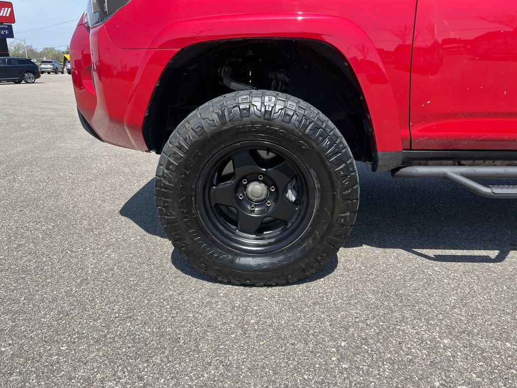 Used 2018 Toyota 4Runner TRD Off-Road AWD/4WD image 27