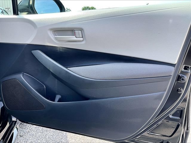 Used 2023 Toyota Corolla LE FWD image 12
