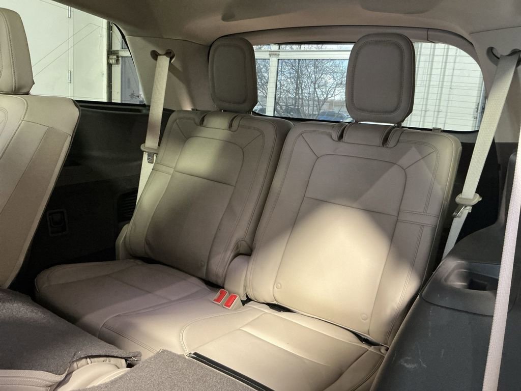 Used 2023 Lincoln Aviator Reserve w/ Elements Package Plus image 33
