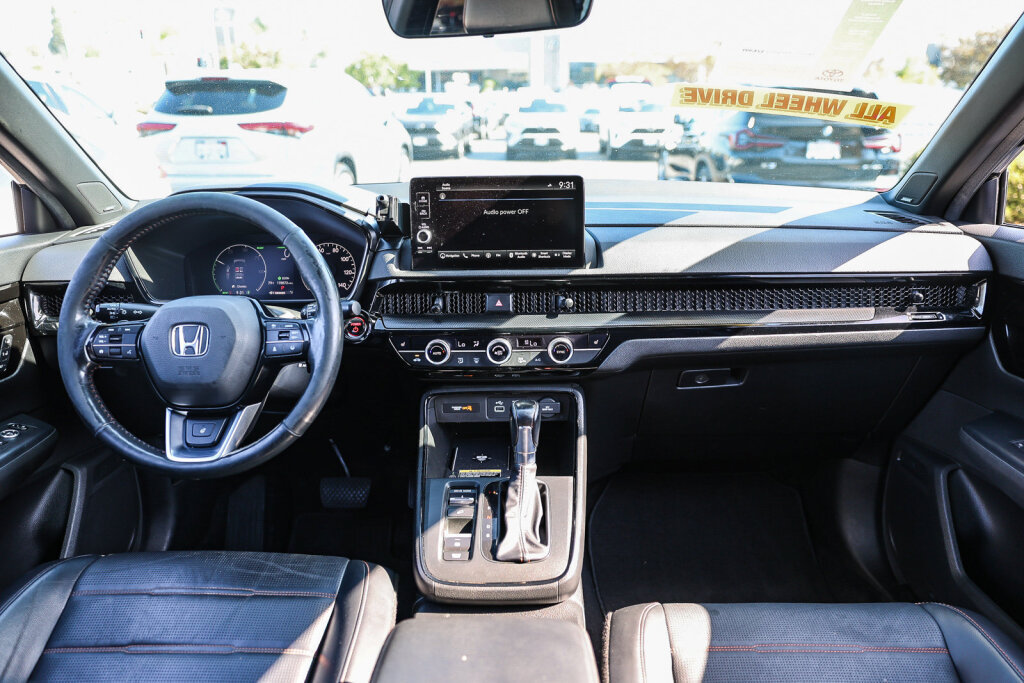 Used 2023 Honda CR-V Sport Touring image 2