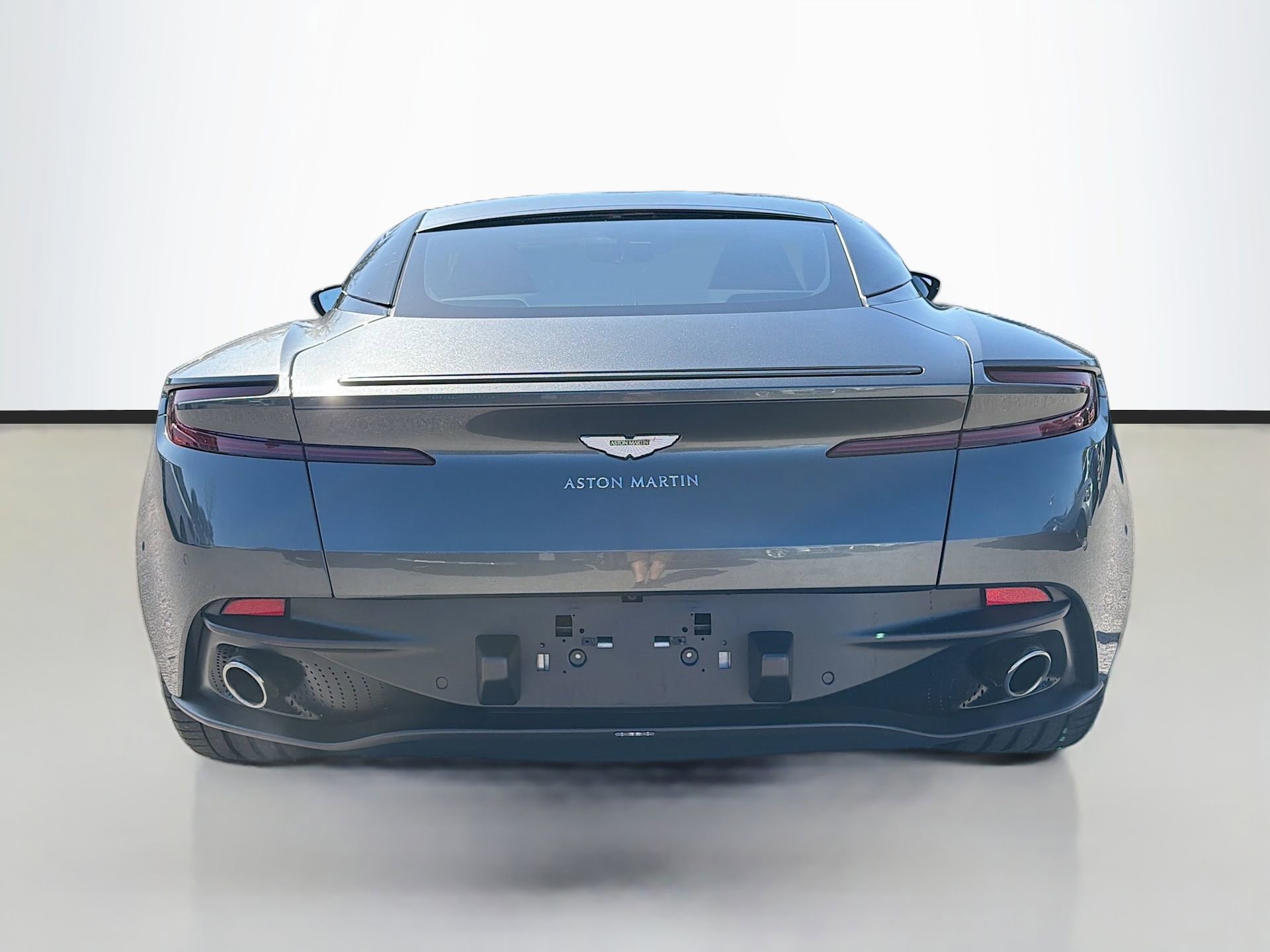 Used 2018 Aston Martin DB11 V12 image 5