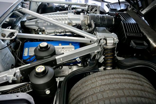 Used 2006 Ford GT RWD image 25