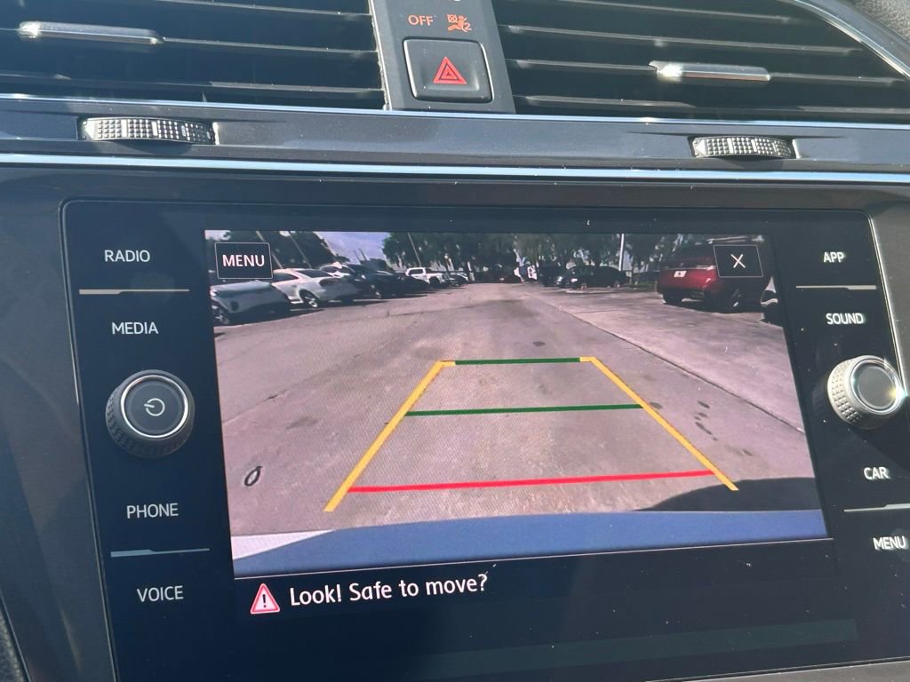 Used 2019 Volkswagen Tiguan SE w/ Panoramic Sunroof Package image 18