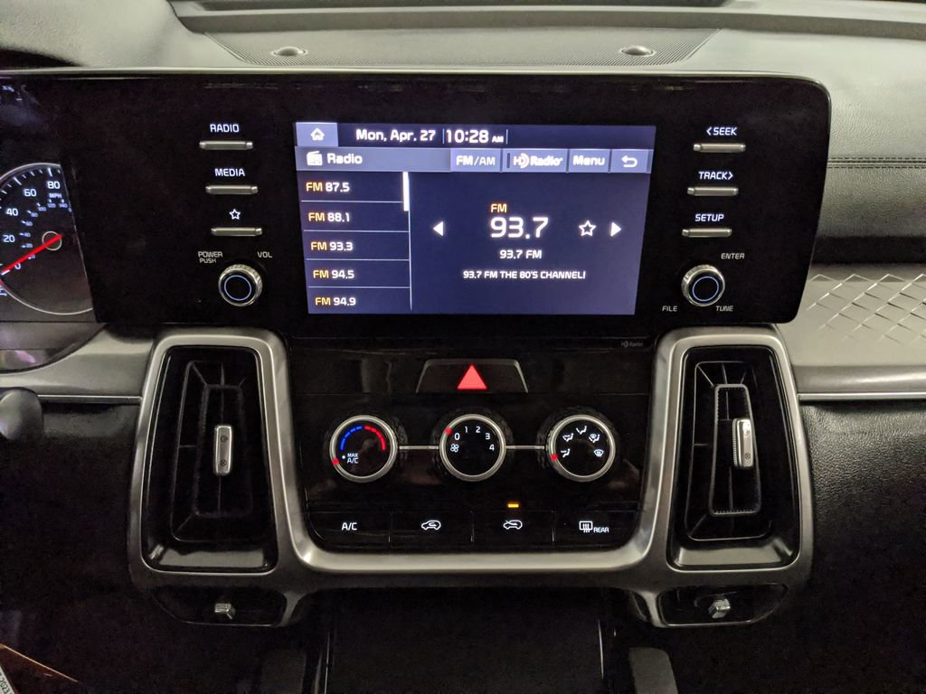 Used 2023 Kia Sorento LX FWD image 8