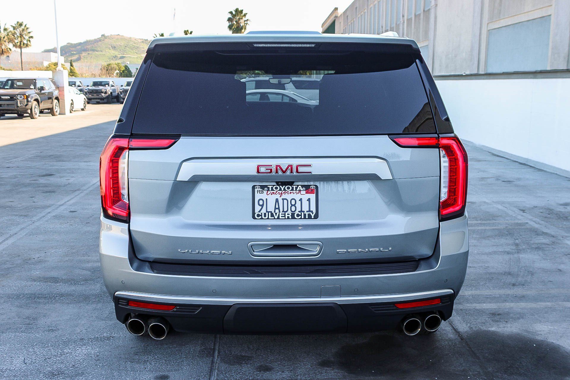 Used 2024 GMC Yukon Denali w/ Advanced Technology Package AWD/4WD image 9