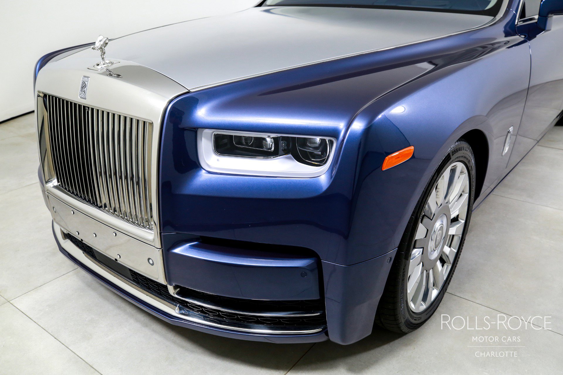 Used 2019 Rolls-Royce Phantom Sedan image 43