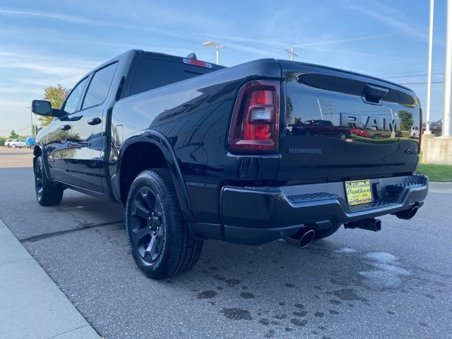 New 2026 RAM 1500 4x4 Crew Cab image 7