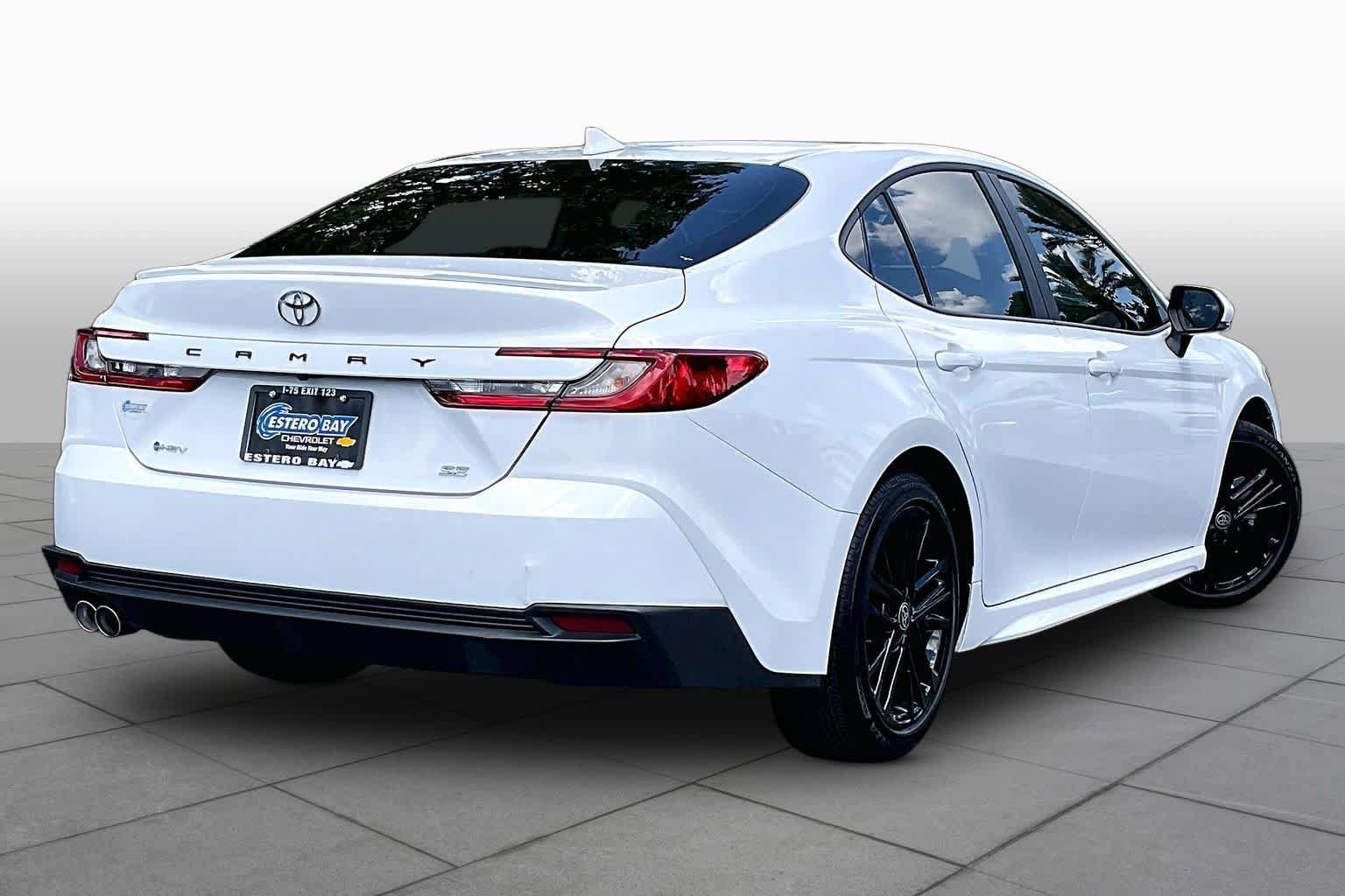 Used 2026 Toyota Camry SE w/ Convenience Package FWD image 13
