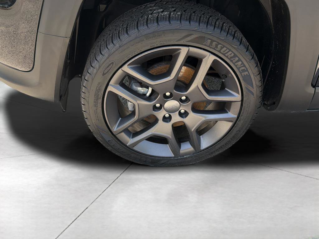 Used 2021 Jeep Renegade Latitude AWD/4WD image 9
