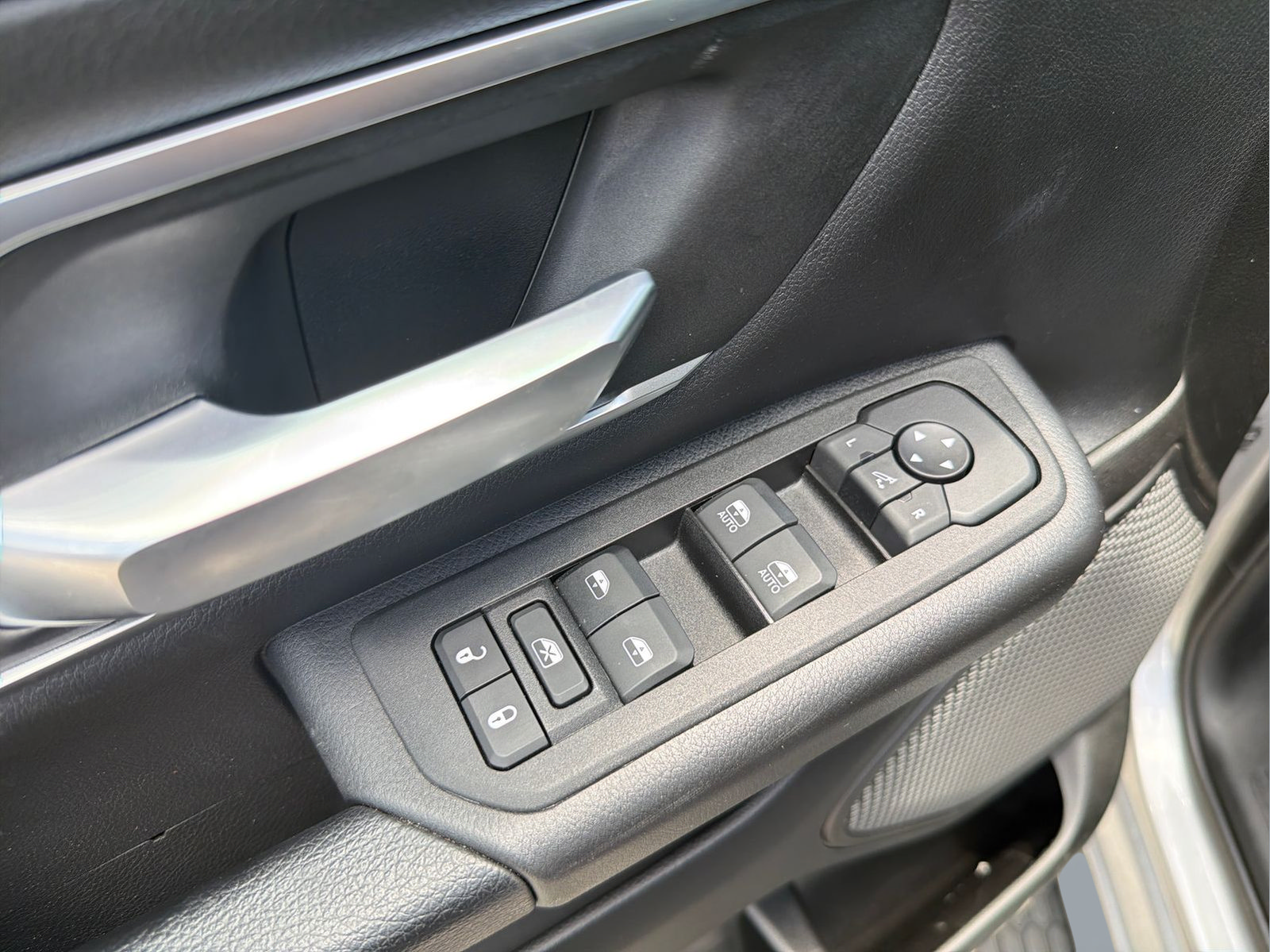 Used 2025 RAM 1500 Big Horn RWD image 26