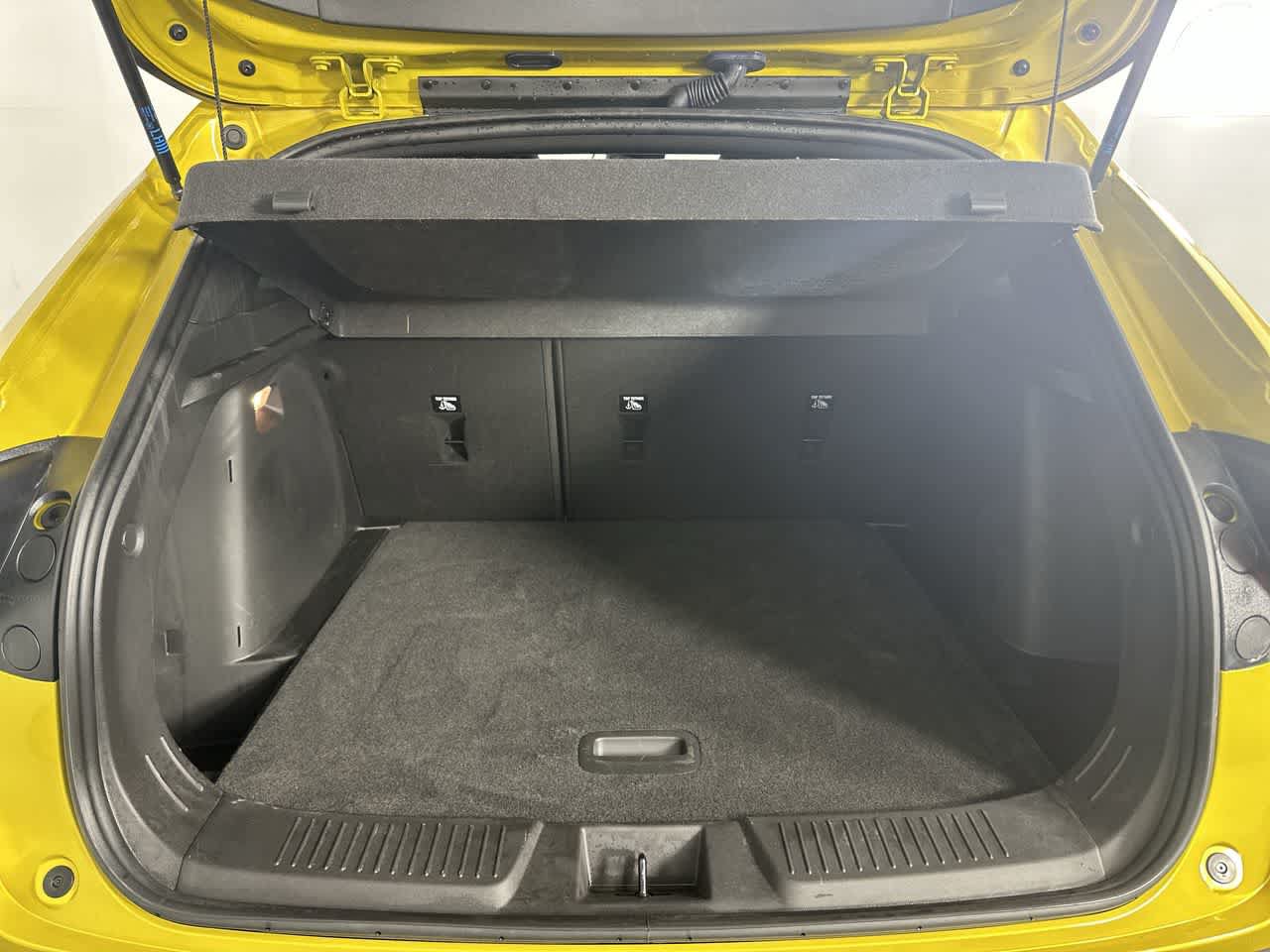 Used 2024 Chevrolet Trax RS w/ Sunroof Package FWD image 9