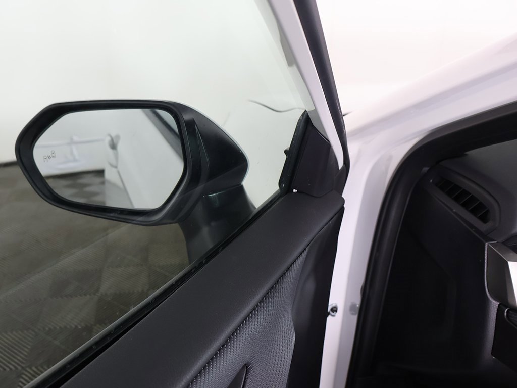 Used 2025 Toyota Camry SE image 32