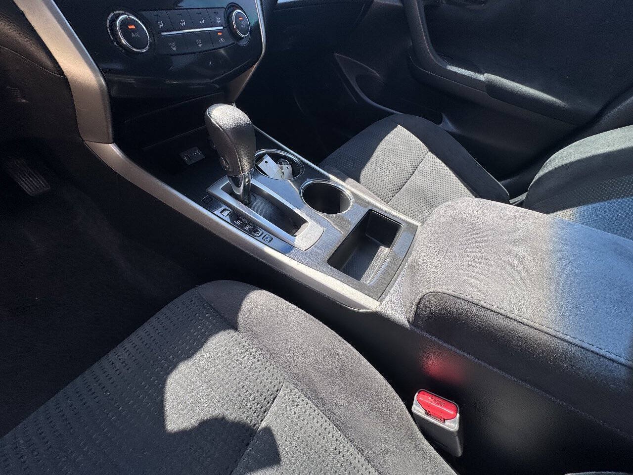 Used 2014 Nissan Altima 2.5 S w/ Display Audio Package FWD image 36