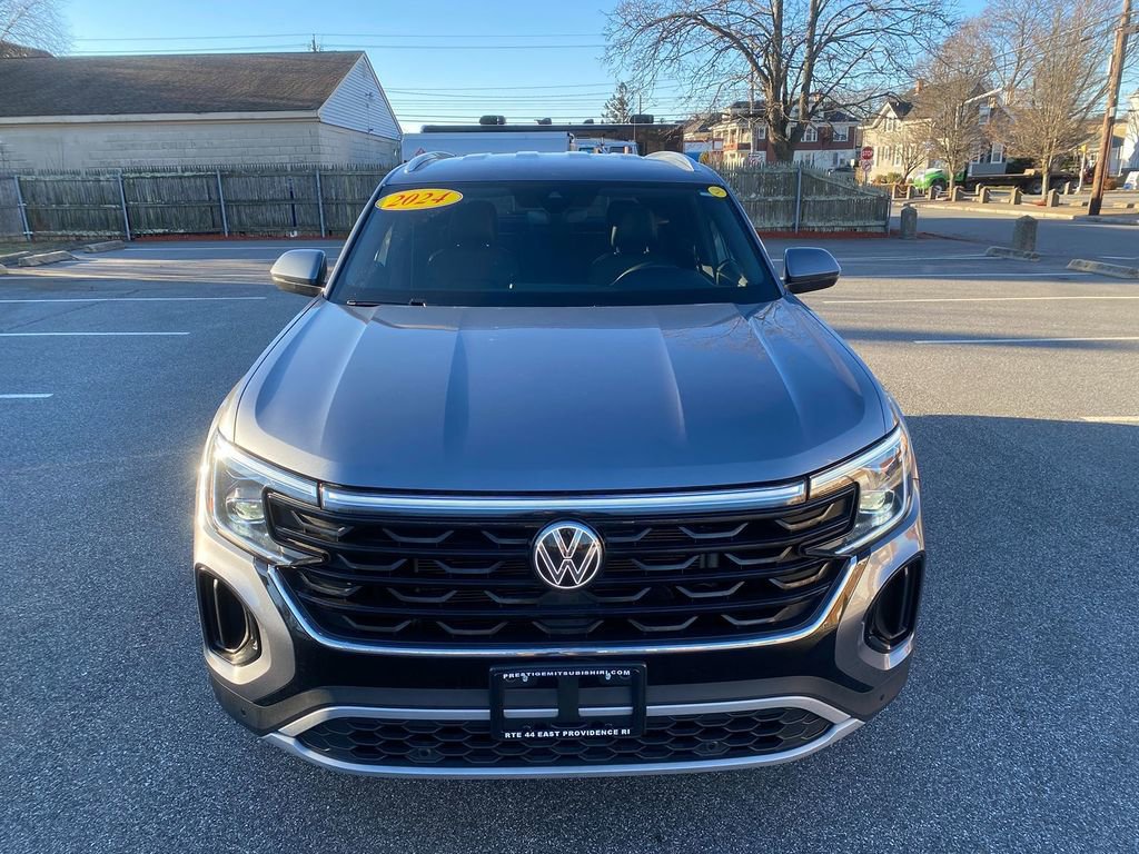 Used 2024 Volkswagen Atlas Cross Sport SE AWD/4WD image 3