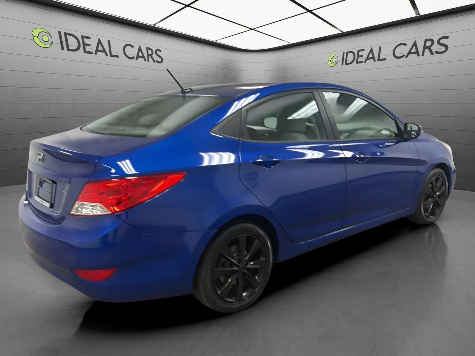 Used 2012 Hyundai Accent GLS w/ Premium Pkg 3 FWD image 5
