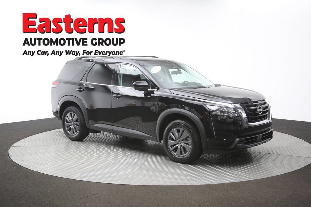 Used 2025 Nissan Pathfinder SV FWD image 50