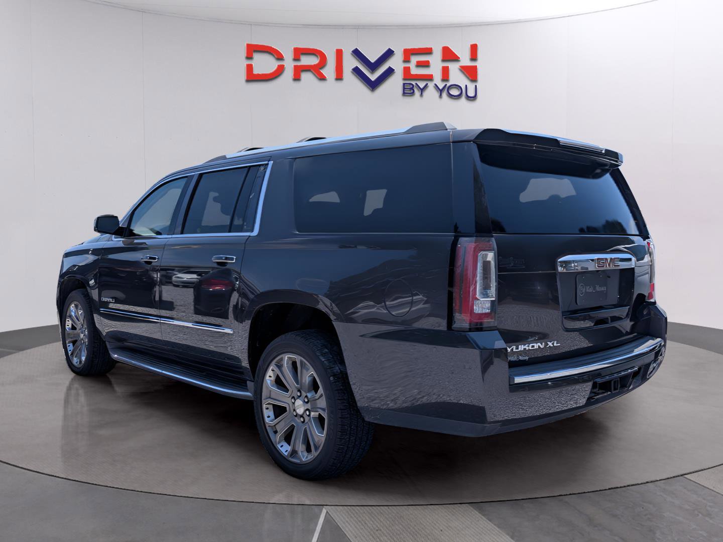 Used 2015 GMC Yukon XL Denali w/ Open Road Package RWD image 3