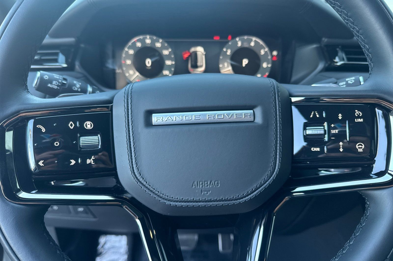 Used 2026 Land Rover Range Rover Velar Dynamic SE image 27