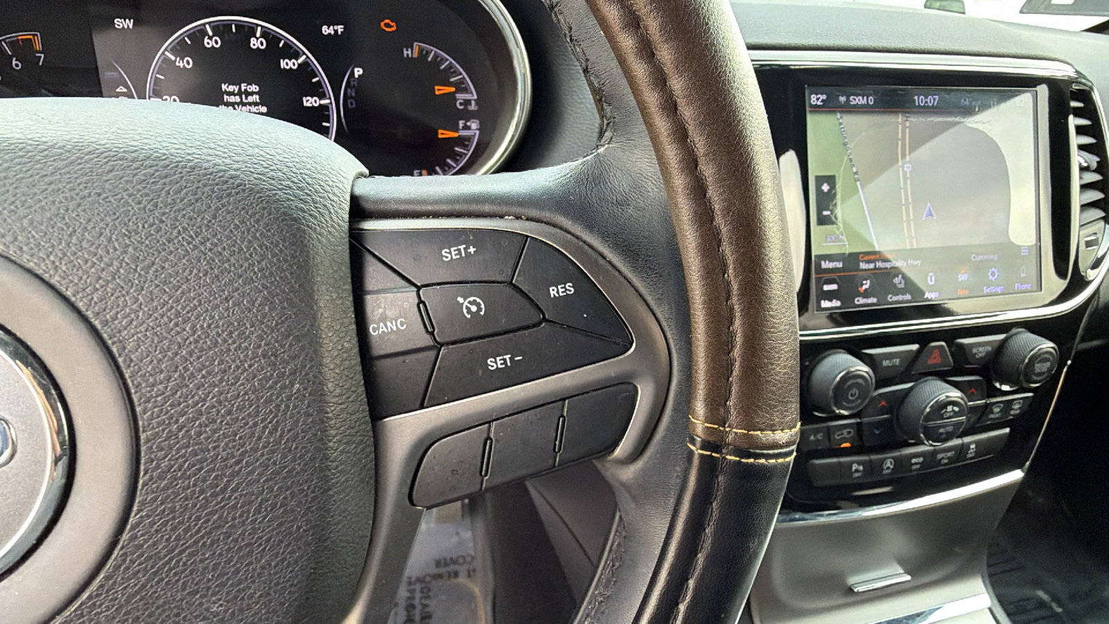 Used 2020 Jeep Grand Cherokee Altitude image 27