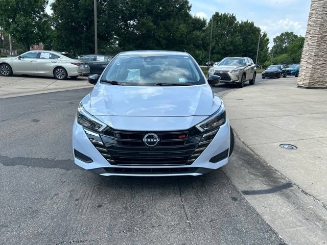 Used 2024 Nissan Versa SR FWD image 2