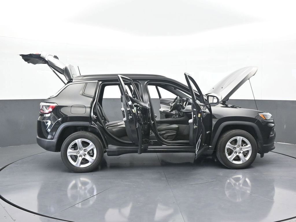 Used 2024 Jeep Compass Latitude image 69