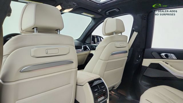 Used 2026 BMW X7 M60i AWD/4WD image 33