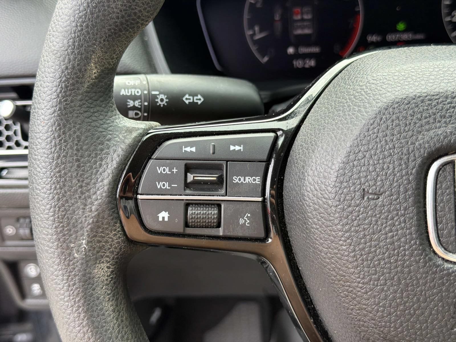 Used 2022 Honda Civic LX image 25