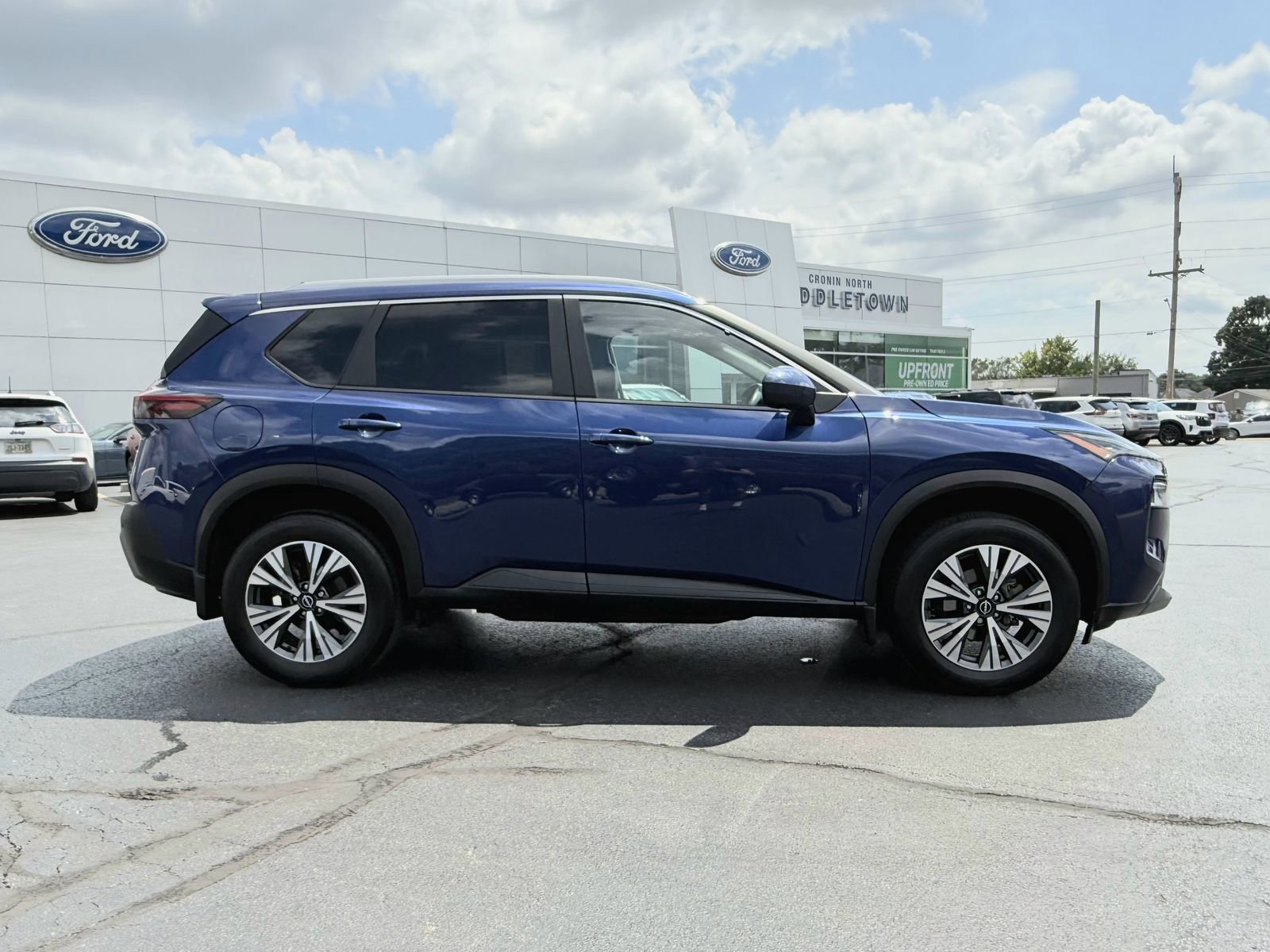 Used 2023 Nissan Rogue SV w/ SV Premium B Package image 6