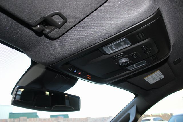 Used 2024 GMC Yukon SLT w/ SLT Luxury Package image 28