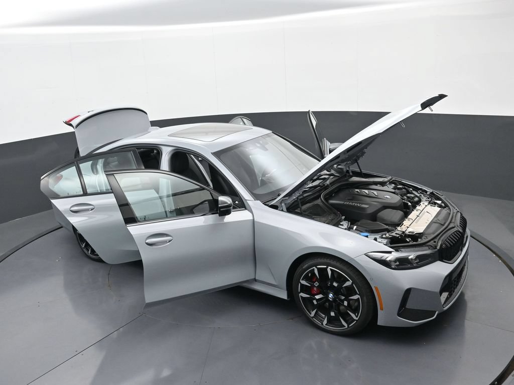 New 2026 BMW 330i xDrive Sedan w/ M Sport Package AWD/4WD image 38