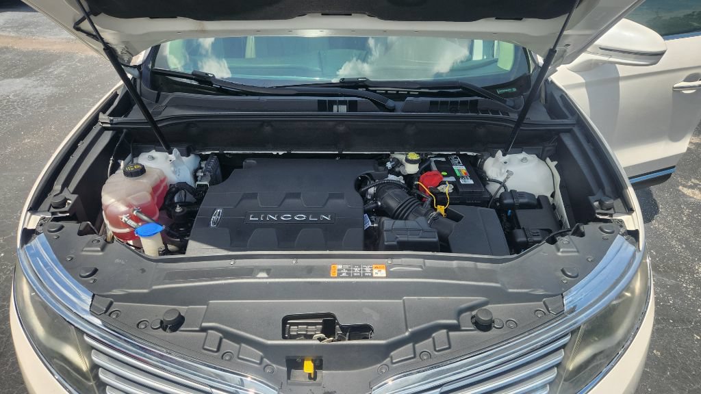 Used 2016 Lincoln MKX Reserve w/ Technology Package FWD image 25