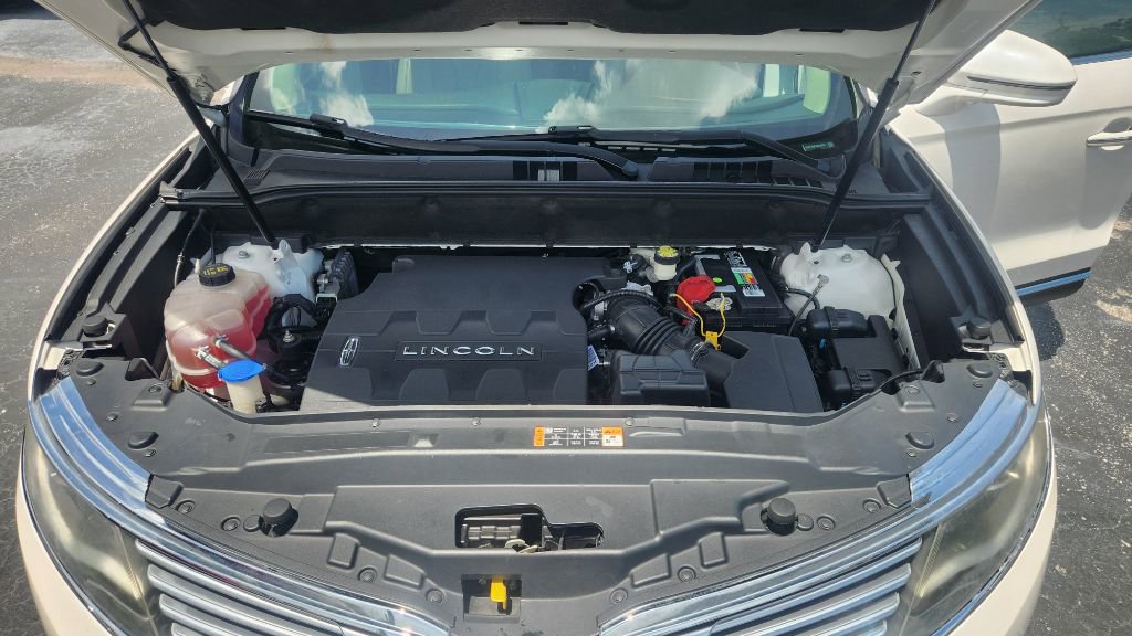 Used 2016 Lincoln MKX Reserve w/ Technology Package FWD image 25