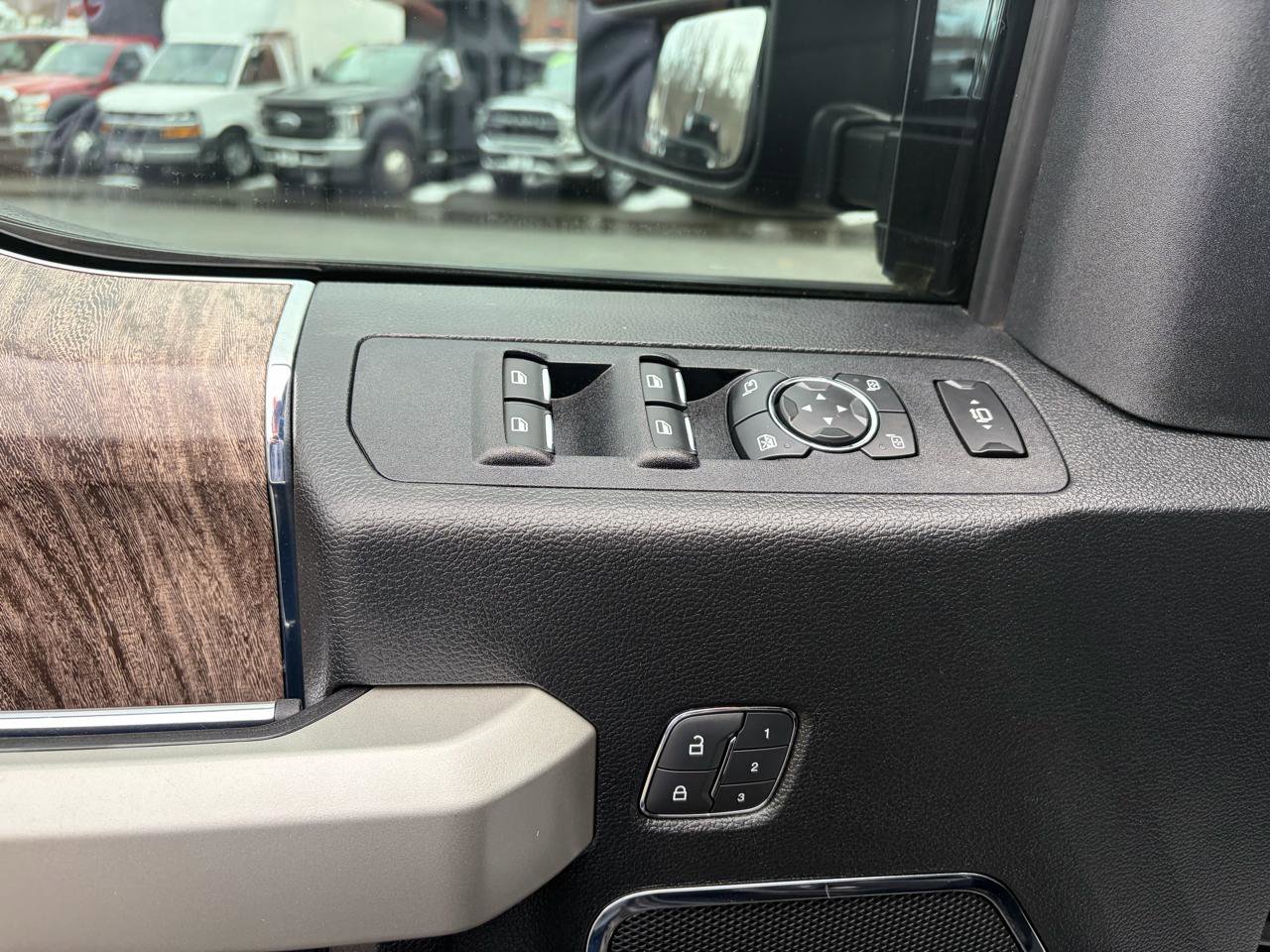 Used 2019 Ford F250 Lariat w/ Lariat Ultimate Package image 30