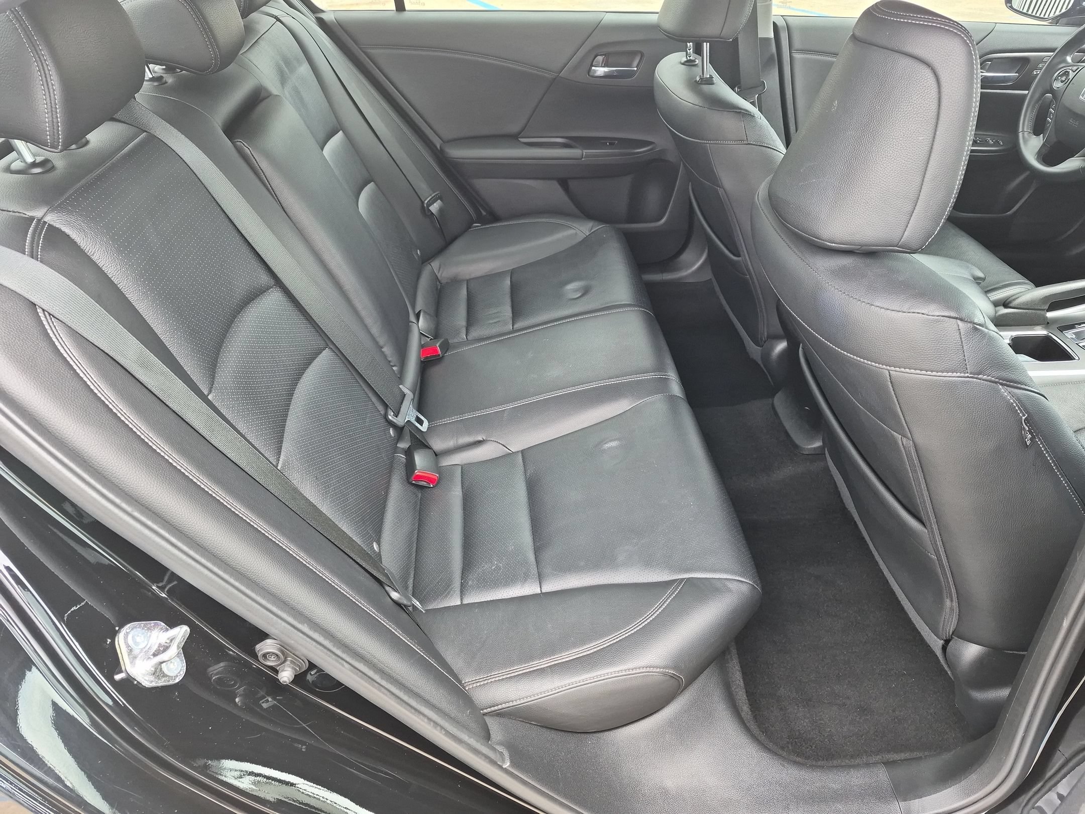 Used 2015 Honda Accord EX-L image 29