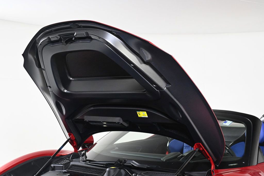 Used 2023 Ferrari SF90 Spider image 34