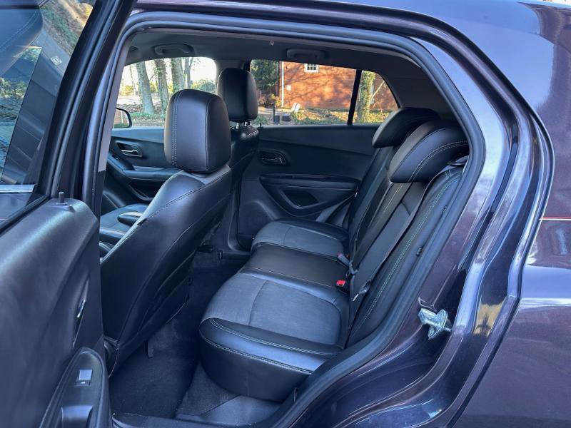 Used 2016 Chevrolet Trax LT w/ LT Convenience Package image 17
