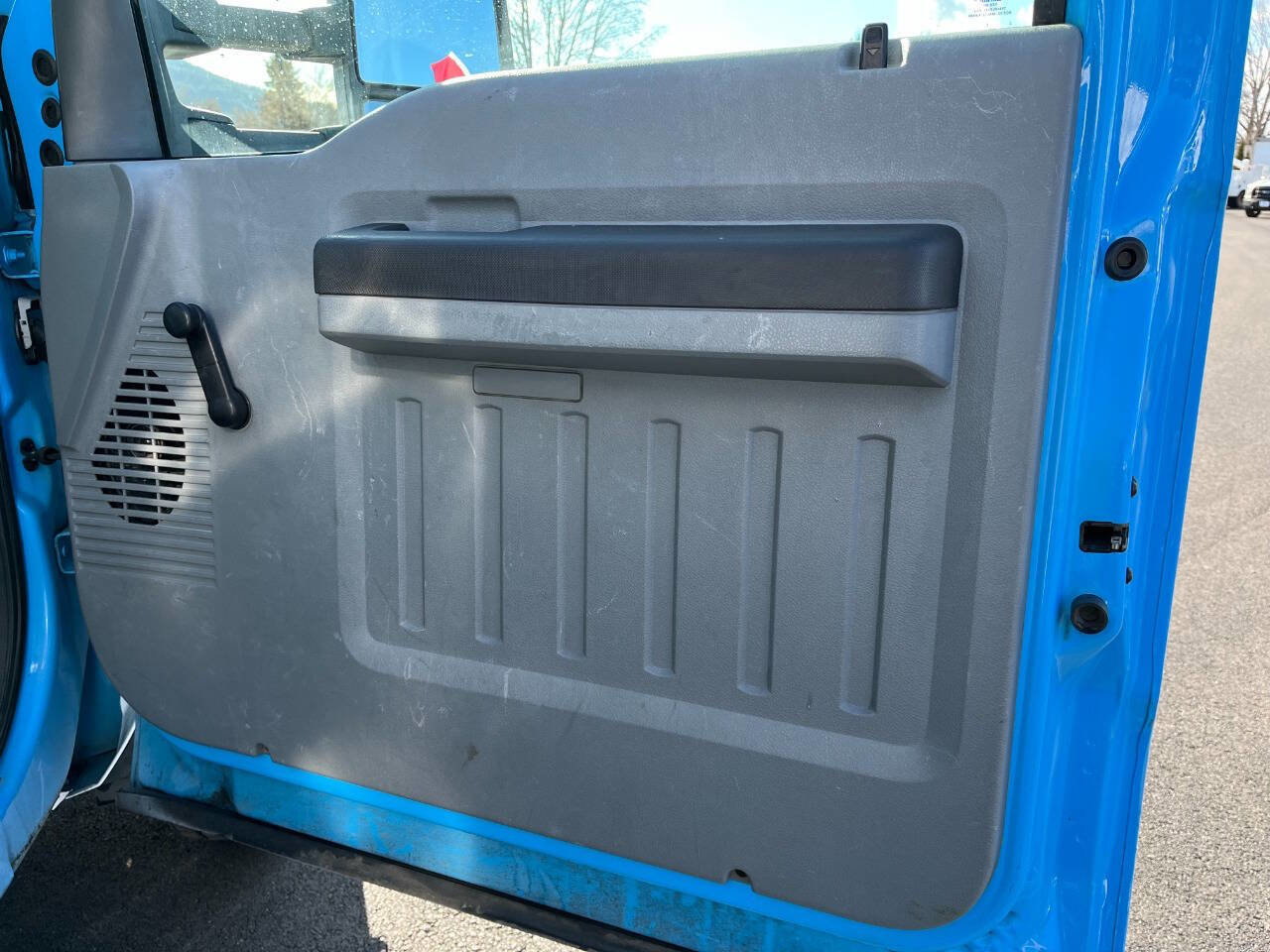 Used 2012 Ford F550 4x4 Regular Cab Super Duty w/ Payload Upgrade Pkg image 15