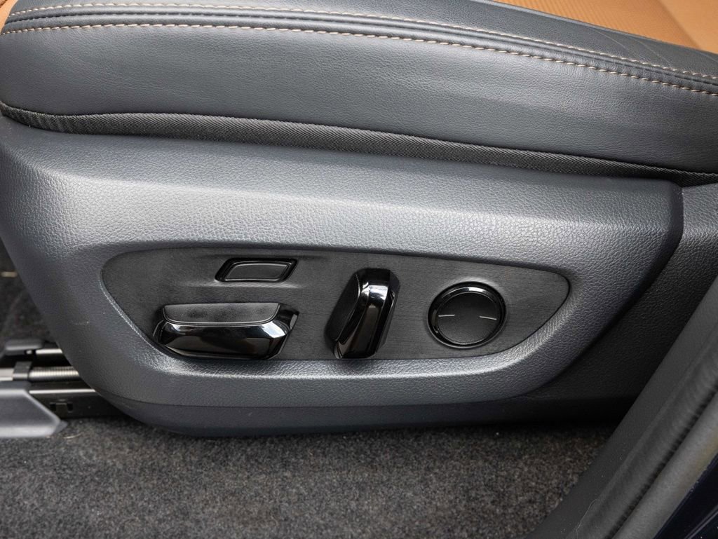 Used 2024 Lexus GX 550 w/ Accessory Package (2T) image 24