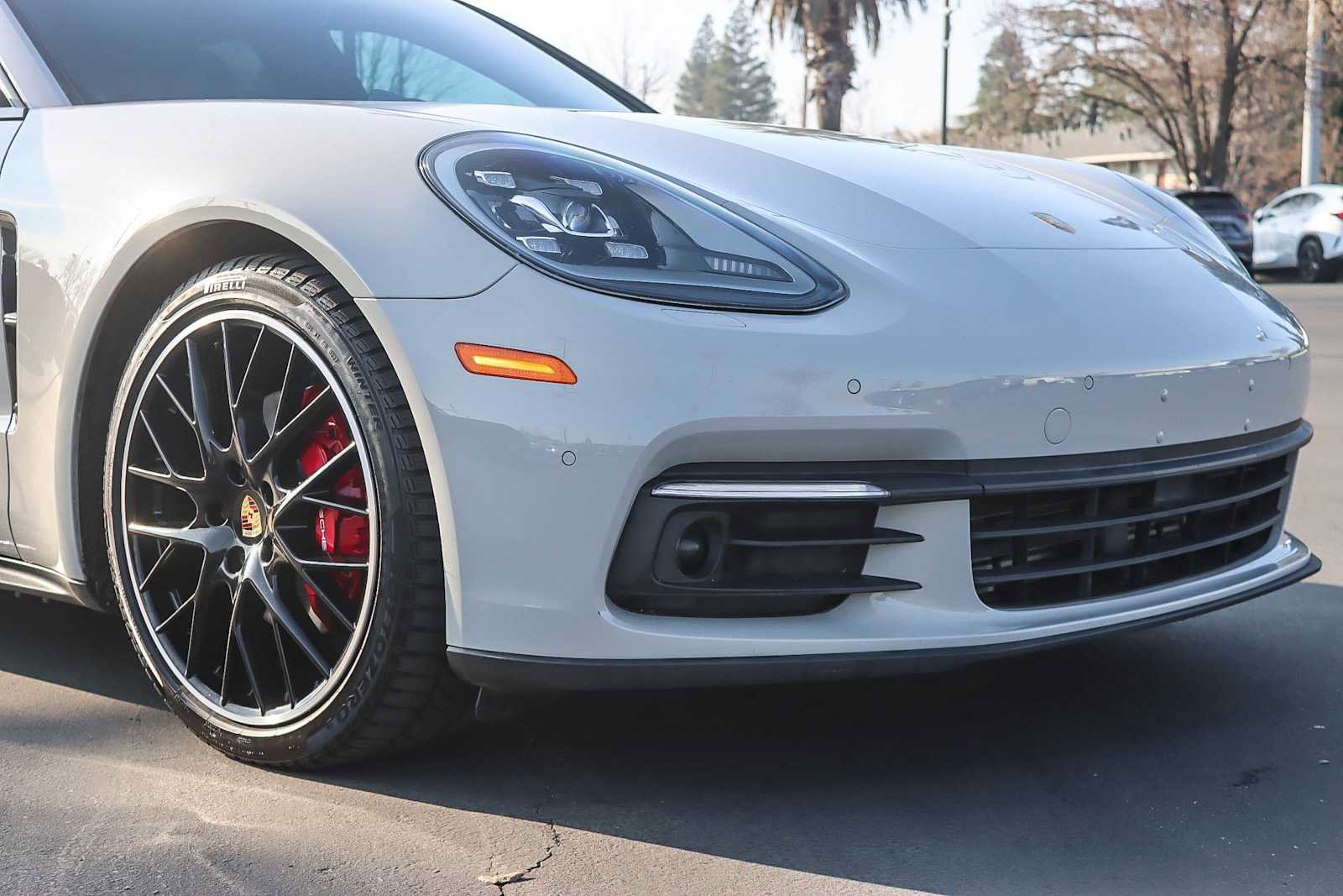 Used 2018 Porsche Panamera 4 image 10