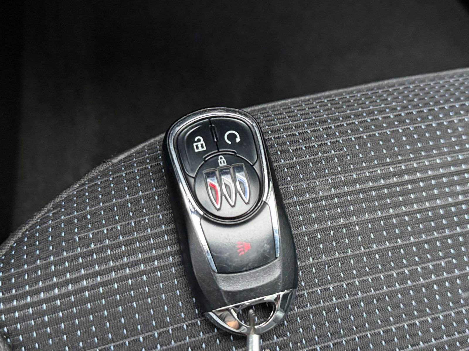 Used 2025 Buick Envista Preferred image 18