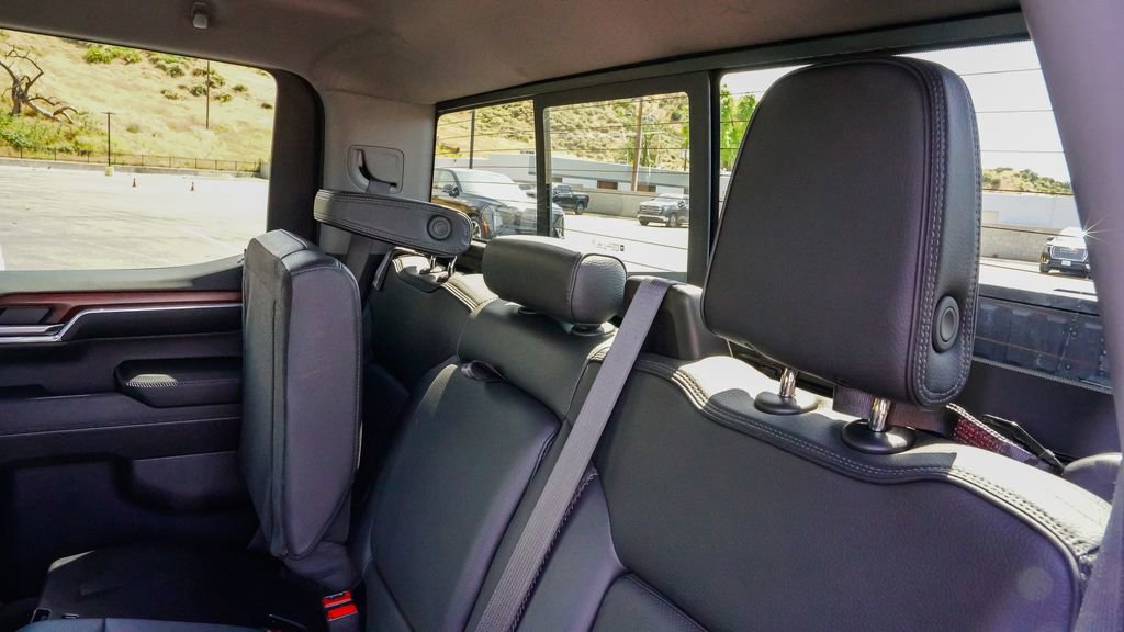 Used 2023 GMC Sierra 1500 Denali w/ Technology Package AWD/4WD image 15