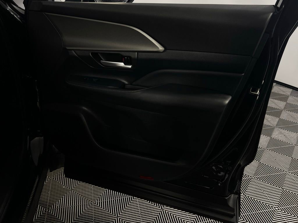 Used 2025 Toyota Grand Highlander AWD image 39