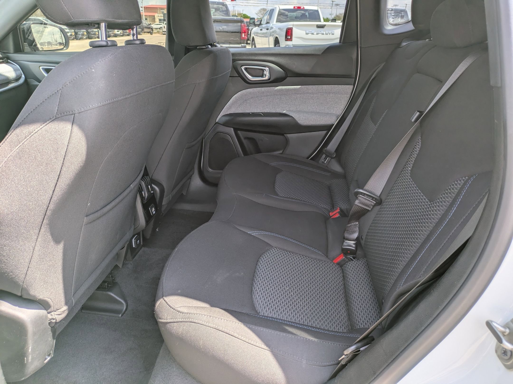 Used 2023 Jeep Compass Sport image 14