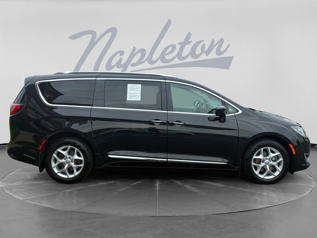 Used 2020 Chrysler Pacifica Touring-L Plus w/ Tire & Wheel Group FWD image 9