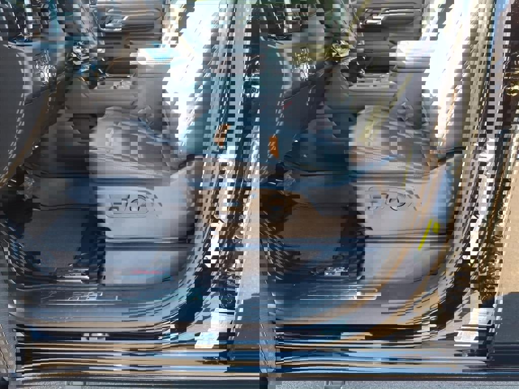 Used 2024 GMC Sierra 3500 AT4 w/ AT4 Premium Plus Package image 13