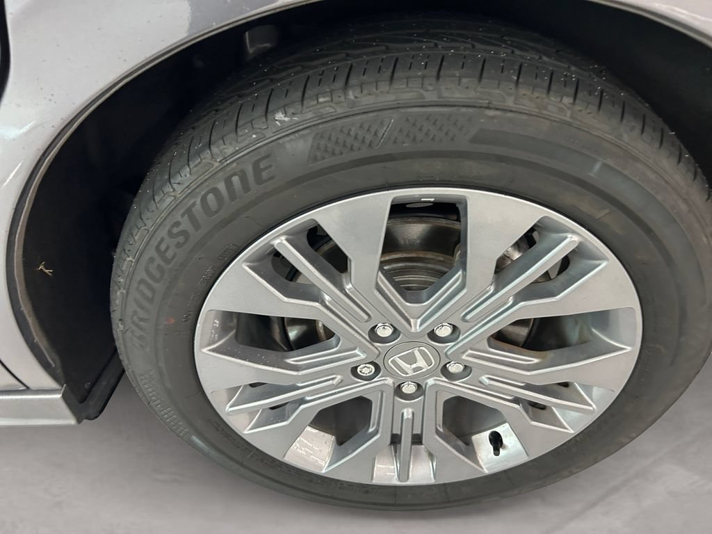 Certified 2025 Honda Odyssey Touring image 14
