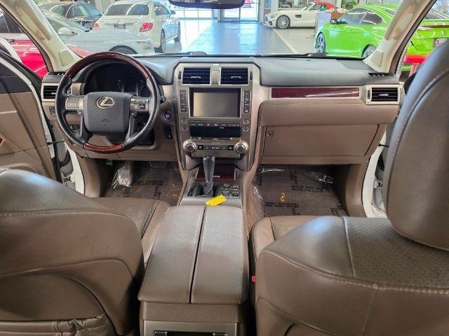 Used 2015 Lexus GX 460 Luxury AWD/4WD image 14