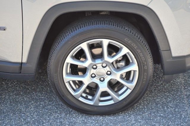 Used 2022 Jeep Compass Latitude w/ Sun and Sound Group AWD/4WD image 10