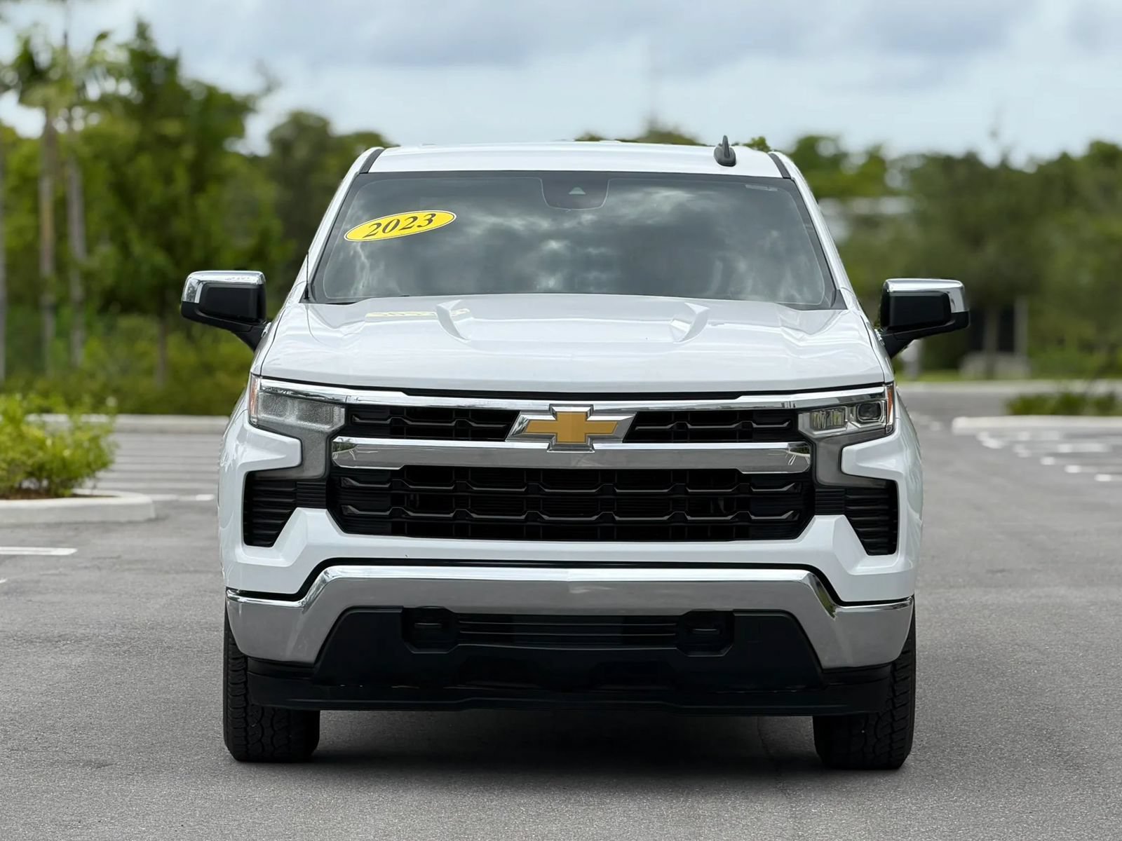 Used 2023 Chevrolet Silverado 1500 LT w/ Protection Package AWD/4WD image 2